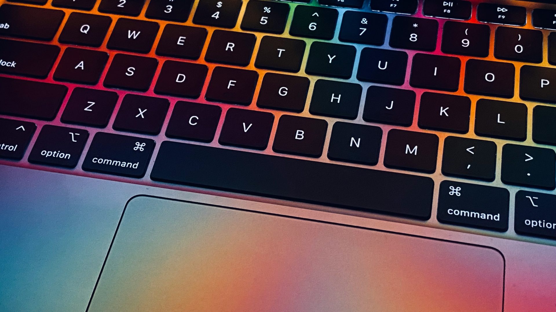 Czy da się zastąpić Spotlight na macOS? Raycast aplikacja od skrótów klawiszowych